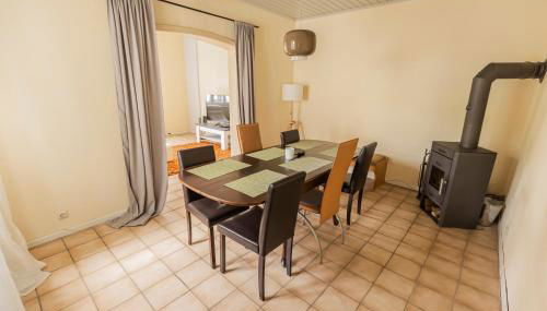 Gemütliches Haus inmitten schöner Natur mit Garten & Parkplatz - Foto 5