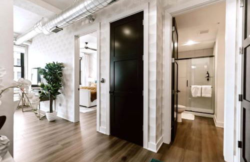 Husker Home TEN40 is in the heart of Downtown Lincoln where you can walk to Haymarket & UNL - Foto 22