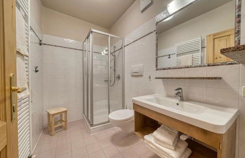 Kreuzwegerhof Nals - Historic Nature Stay with Pool near Meran & Bozen - Photo 68