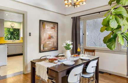 Spanish Revival Charm in Silver Lake w Patio BBQ Walkable Location Maltman Manor by AvantStay - Photo 11