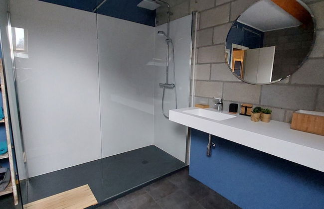 Rustic Holiday Home with Sauna & Hot Tub in Wooded Area - Photo 19