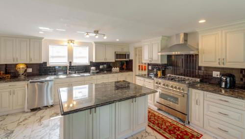 Near Lake Erie, Harbor and Parks Conneaut Getaway! - Foto 5