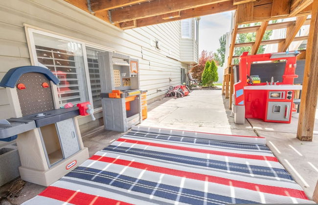 Farmington Gem 6BR Private Fenced Yard Sleeps 15 - Foto 46