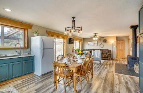 Idyllic Rye Cabin Deck with Mountain Views! - Foto 10