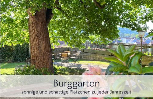 Amalias Burgwohnung - stilvolles Apartment mit Aufzug & Garten in der Hinterburg Schlitz - 2 Schlafzimmer, Parkplatz, Historisches Flair für Paare & Ruhesuchende - Foto 36