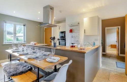 Beautiful Stone Barn with Hot Tub on a Quiet Farm - Foto 6