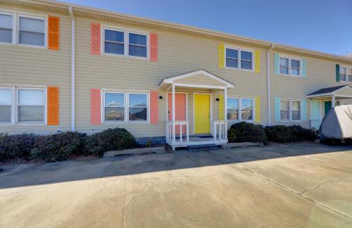 Walk to Atlantic Beach: Townhome w/ Patio! - Foto 24