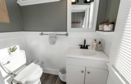 The Whale Spout - King bed and close to the Beach - Foto 24