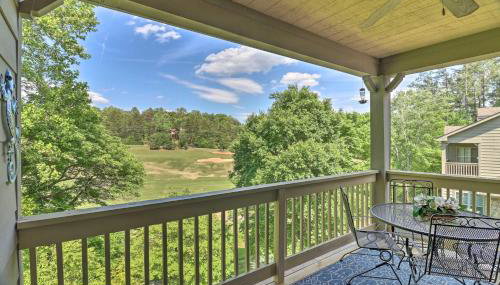 Indoor Pool and Golf Course Views Lake Lure Condo! - Foto 3