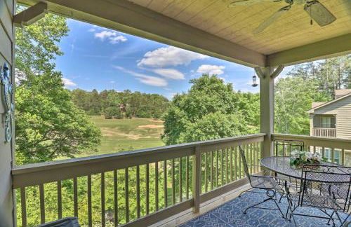 Indoor Pool and Golf Course Views Lake Lure Condo! - Foto 3