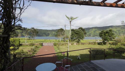 Lake View House - Photo 2