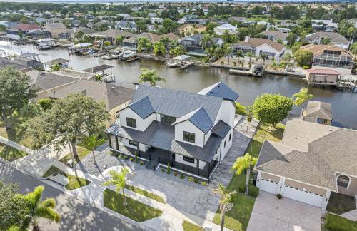 2 Million Villa Heated Pool w Luxury Spa 6BR & 6BR Waterfront by Canal - Foto 17