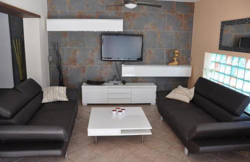 Villa with private pool - near golf - Foto 9