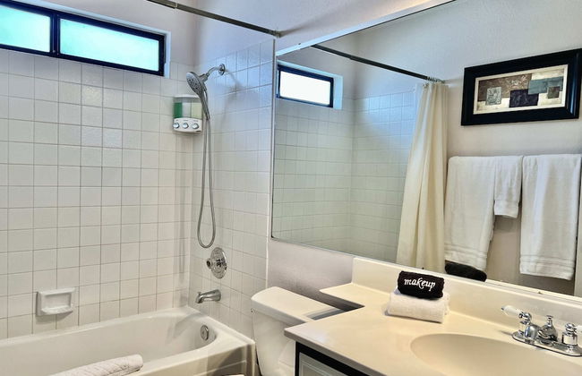 DT Reno - 4BR Home w Patio BBQ Grill Games Room - Foto 26