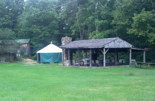 Charming Yurt Rental Nestled in the Forest near Friendsville, Maryland - Foto 14