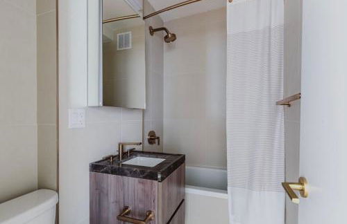 Blueground Midtown E wd doorman nr E River NYC-1527 - Photo 15