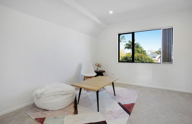 Style Serenity Townhouse with Parking - Photo 5