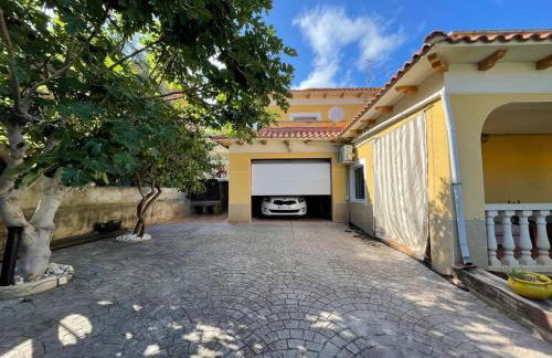 Pet-Friendly Villa with Pool - Foto 29