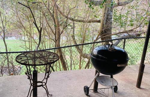 FAMILY RIVER RETREAT! PRIVATE MEDINA RIVER ACCESs! - Foto 16