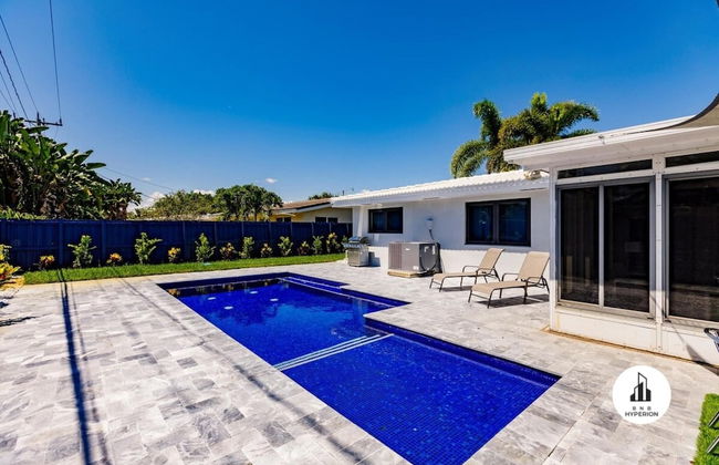 Modern Spacious Home With Pool Jacuzzi - Photo 49