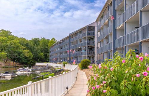 B Lakefront! Remodeled, Boat Slip, Patio Views, Pool, Boat Ramp, WIFI - Foto 55