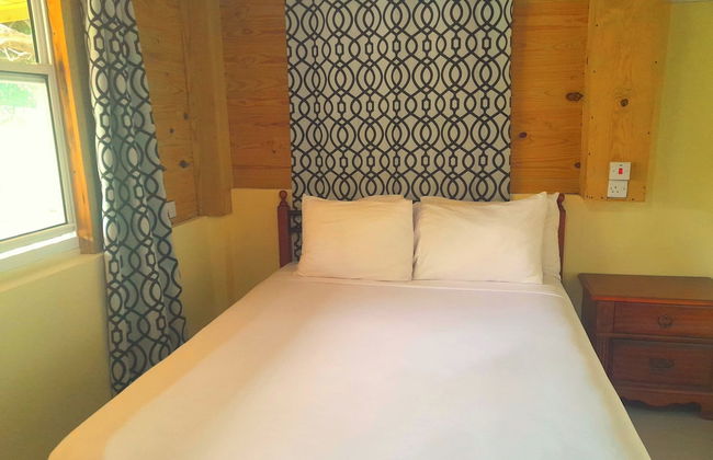 Pinard's Mountain Resort- Cottage 9 - Photo 6