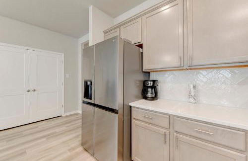 Charming Troy Escape Comfort Near Waco - Foto 8