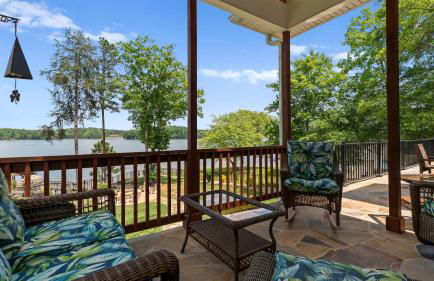 Spacious Waterfront Home on Lake Norman with Firepit Views and Dock Access - Foto 34