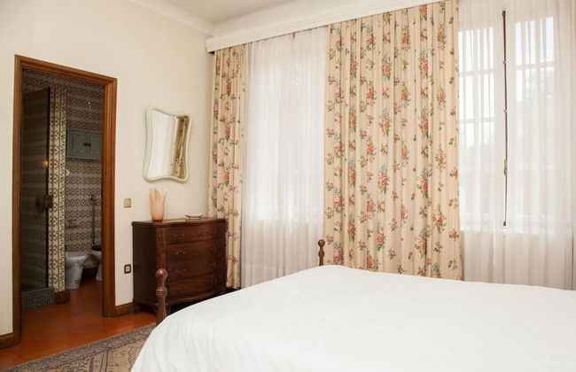 Captivating 6-bed House in Grijó - Foto 3