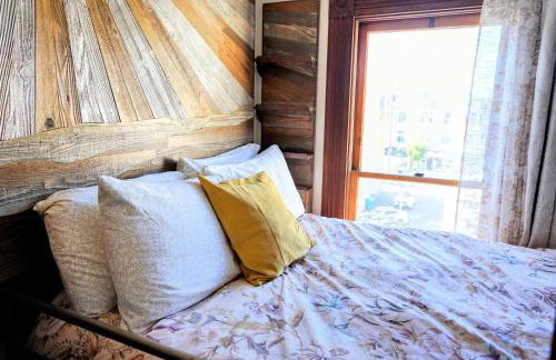 Perfect Location - 4BD,1BA - Restored Redwood Home - Foto 28