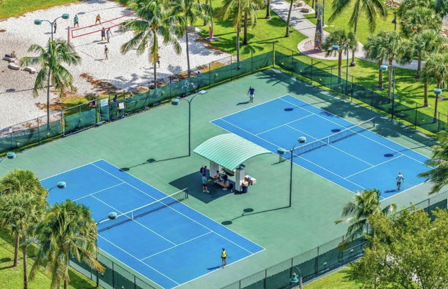 Modern Apartments Biscayne Bay - Photo 45