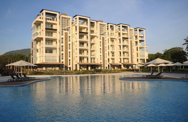 Blue JackTar Condos - Foto 1