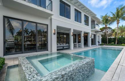 Waterfront Luxury Estate with Private Dock Lighthouse Point - Foto 74