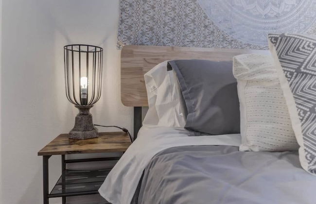 @ Marbella Lane - Boho 'n Sleek Rtreat Pool Tble - Foto 1