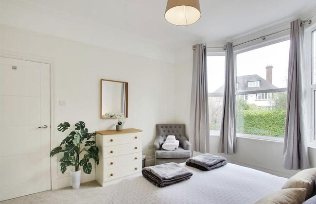 Stunning 2-bed Apartment in Tunbridge Wells - Photo 2