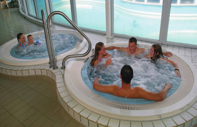 Restyled Thatched Villa Near the Sea in Cosy Domburg - Photo 12