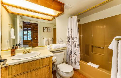 Log Cabin w/ pool, spa, game room, sleeps 20 - Foto 58