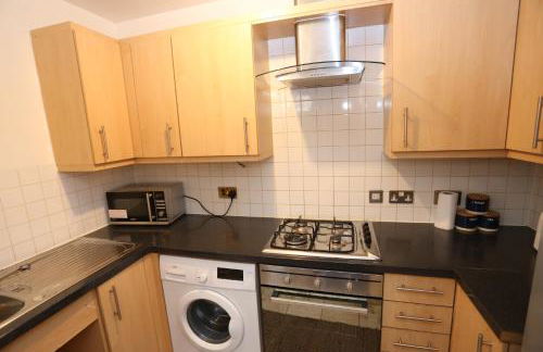 2 bed Riverview Bridge House Apartment - Foto 18