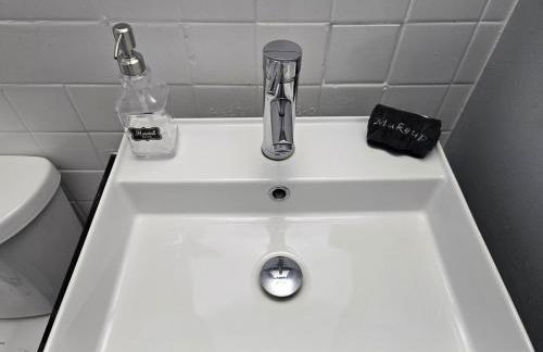 2 King Beds Near Airport - The Silver Hideaway - Foto 15