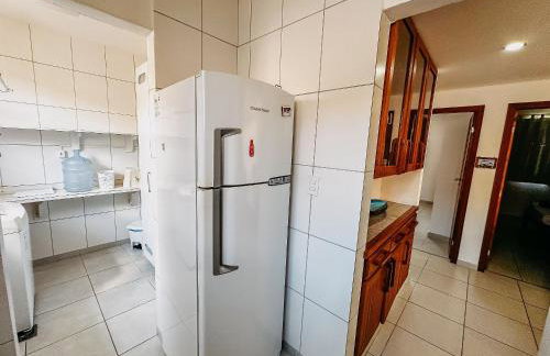 Aptos em condominio frente mar na praia de Taperapuã, atravessou a rua está na praia, aptos com 2 quartos com ar condicionado, internet privativa 300MBPS, 1 vaga de garagem, acomodam até 6 pessoas - Foto 53