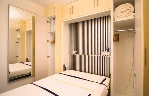 Two Bedroom Luxury Apartment - Balcony with View of Notre Dame - Photo 22