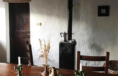 restored water mill with rockpools and waterfall - Foto 43