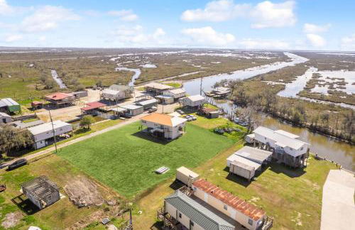 Port Sulphur Retreat with 2 Balconies and Arcade - Foto 25