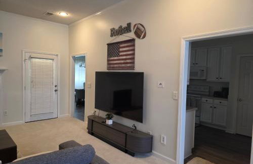 The Bama Bungalow 3BD Walk to the Game, Stay in Style - Foto 16