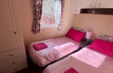 Cabin 6 sleeps 6 Patio Pets Edinburgh Festival - Foto 2