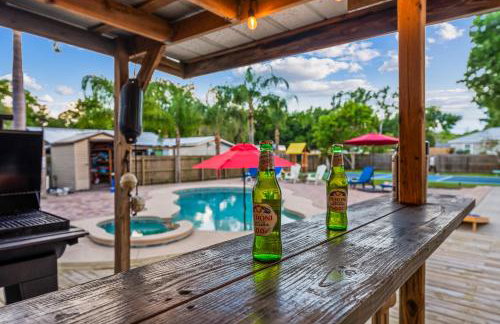 Tropical Oasis- Pickleball, Pool, Hot Tub- 15 min to beach - Photo 17