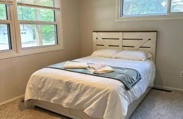 Comfy 3br/2ba steps away from Marian Day grounds - Foto 46