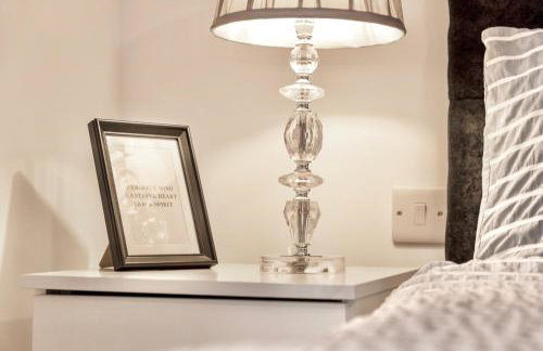 Large One Bedroom Apartments Southsea Sleeps 3 - Free Parking - Foto 5