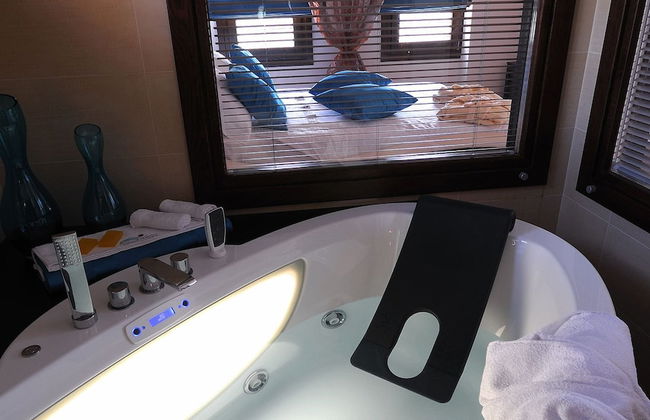 Iakovakis Suites & Spa - Photo 35