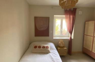 Maison 200m2- 9 chambres avec sdb - 16-18 personnes - séminaire-Proche Centre-Ville-Gare et Arena-terrasse - Foto 18